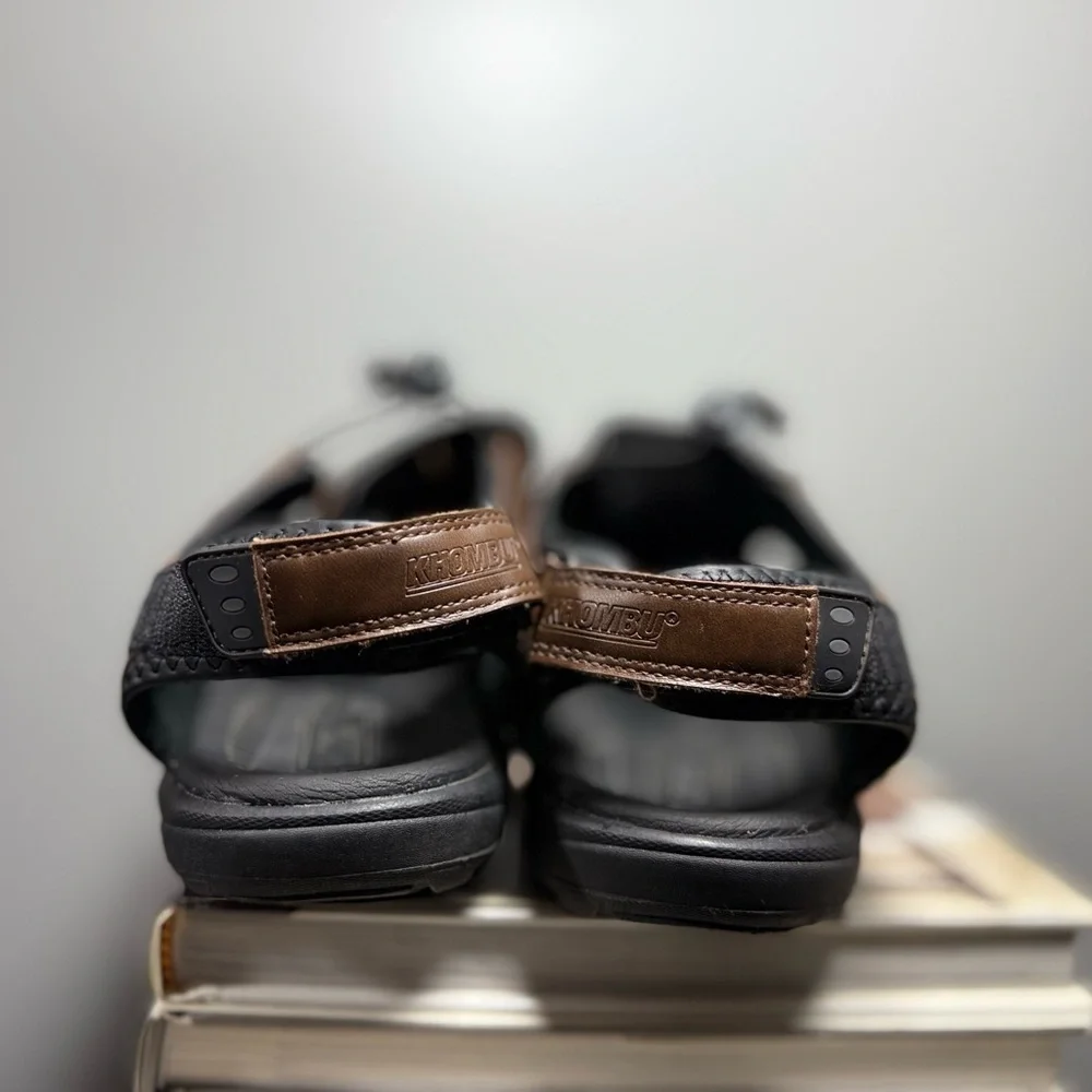 Khombu Size 11 Brown and Black Sandals